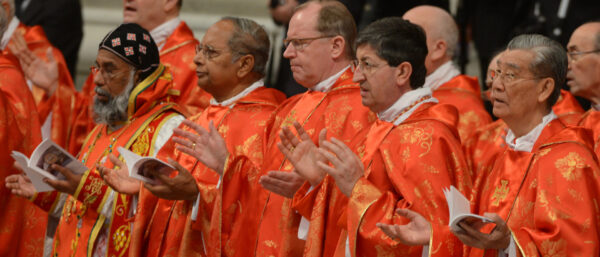Kardinäle während der Messe kurz vor der Papstwahl am 12. März 2013 im Petersdom in Rom. | KNA