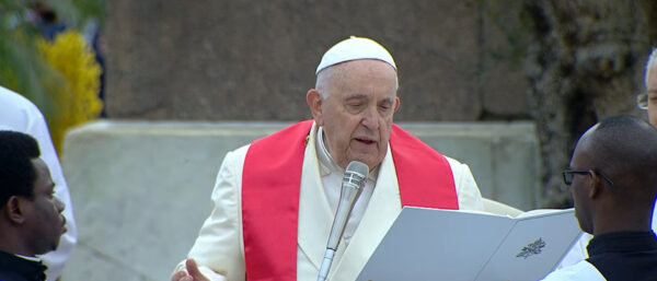 Papst Franziskus am Palmsonntag auf dem Petersplatz | YouTube