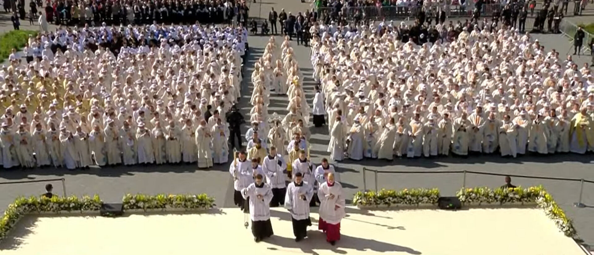 Messe in Budapest mit 50'000 Menschen.