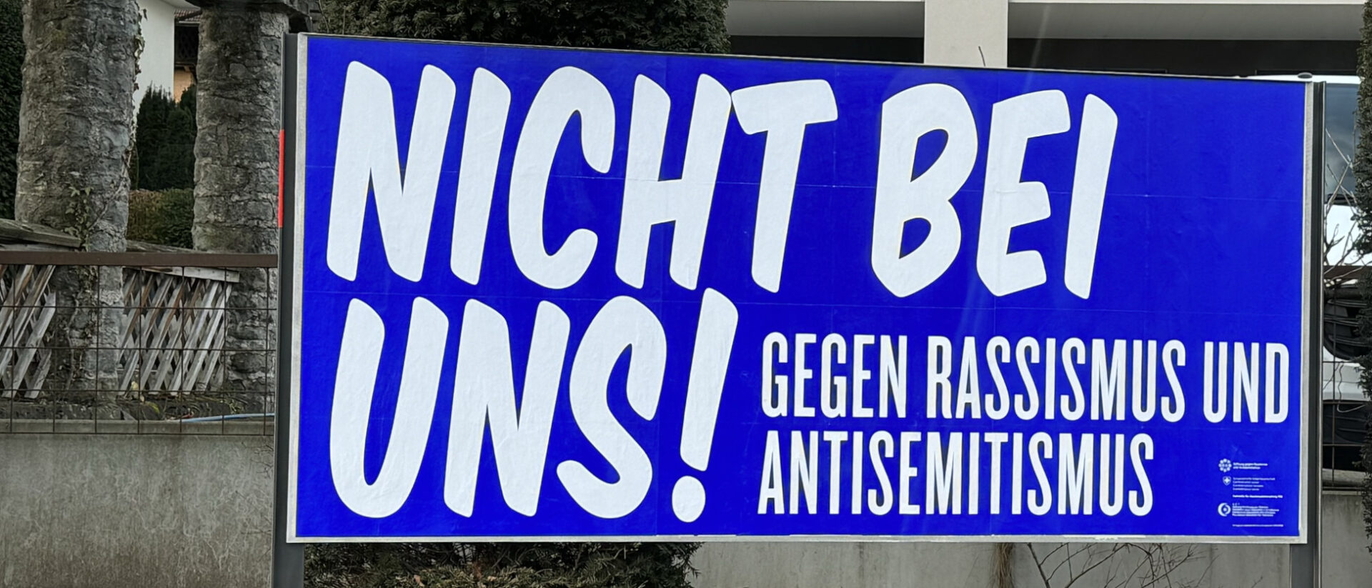 Plakat der GRA, Stiftung gegen Rassismus und Antisemitismus