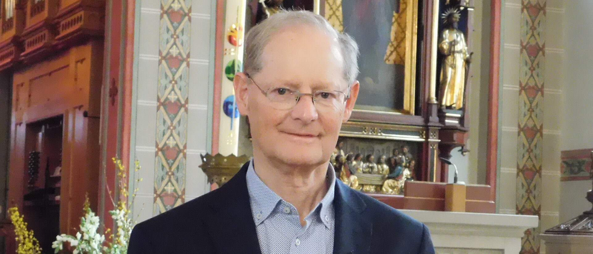 Josef Annen in der Kirche St. Peter und Paul in Zürich.