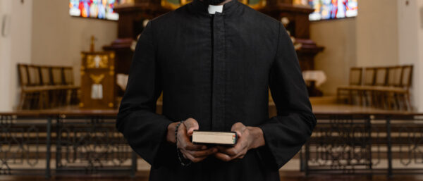Priester | Pexels