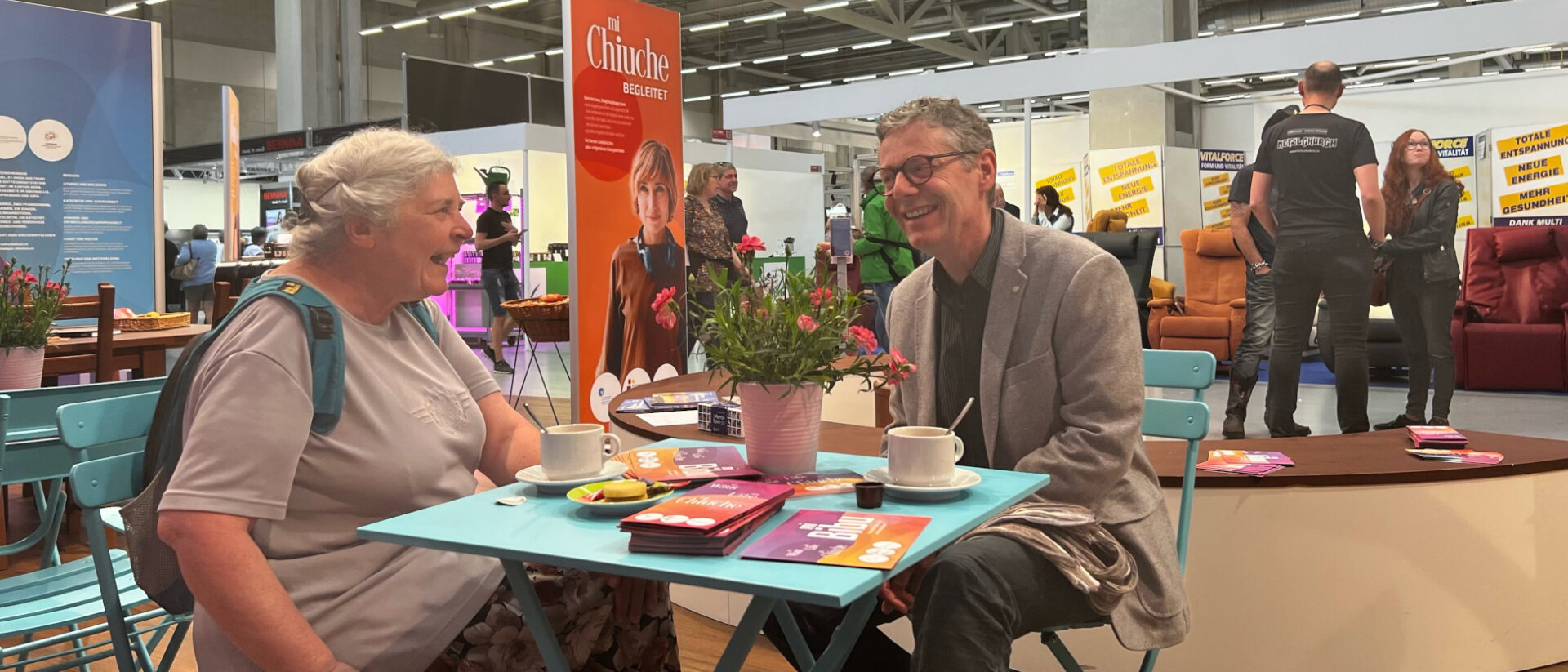 Thomas Uhland im Gespräch mit einer BEA-Besucherin