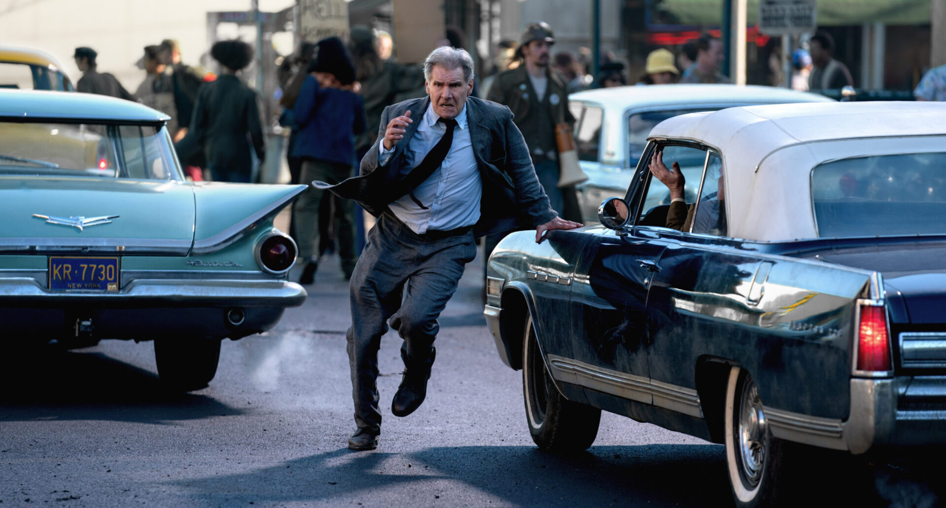 Und er rennt ein letztes Mal: Indiana Jones (Harrison Ford) kämpft gegen das Böse und die Zeit.