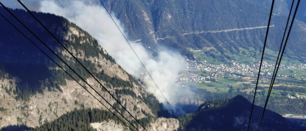 Brand oberhalb von Bitsch, aufgenommen aus der Luftseilbahn Belalp
