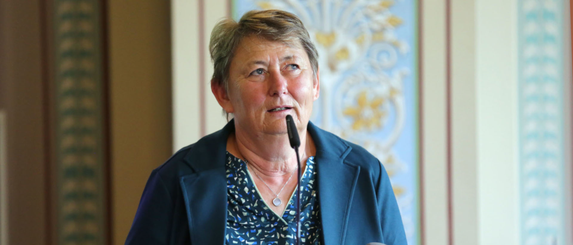 Vreni Peterer spricht an der Pressekonferenz über die Pilotstudie zum Missbrauch in der katholischen Kirche der Schweiz, 12. September 2023.