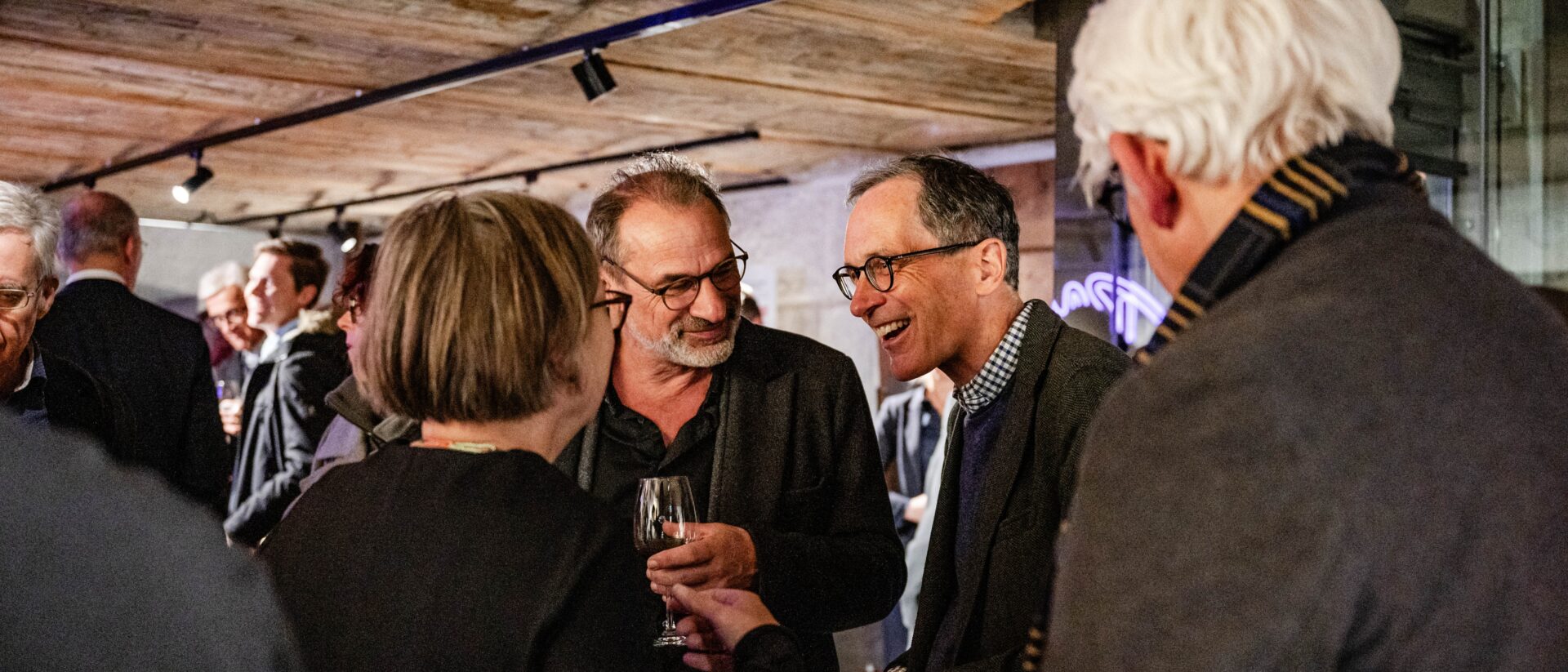 Cyrill Bischof im Gespräch mit Hans Lichtsteiner (r) und Renata Asal-Steger.