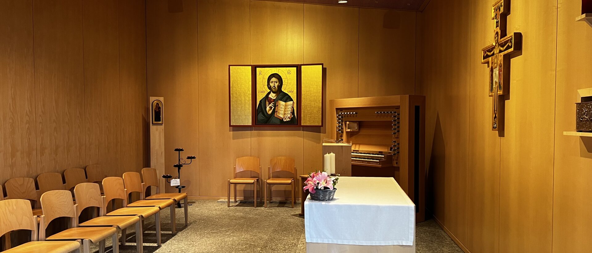 Die katholsiche Kapelle in Bergdietikon.