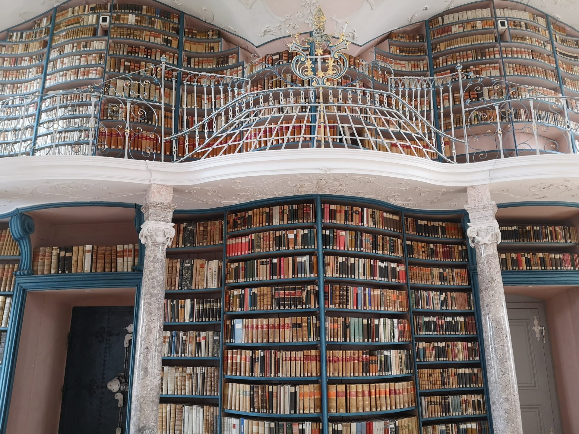 Lesen ist immer erlaubt: Die Stiftsbibliothek des Kloster Einsiedeln