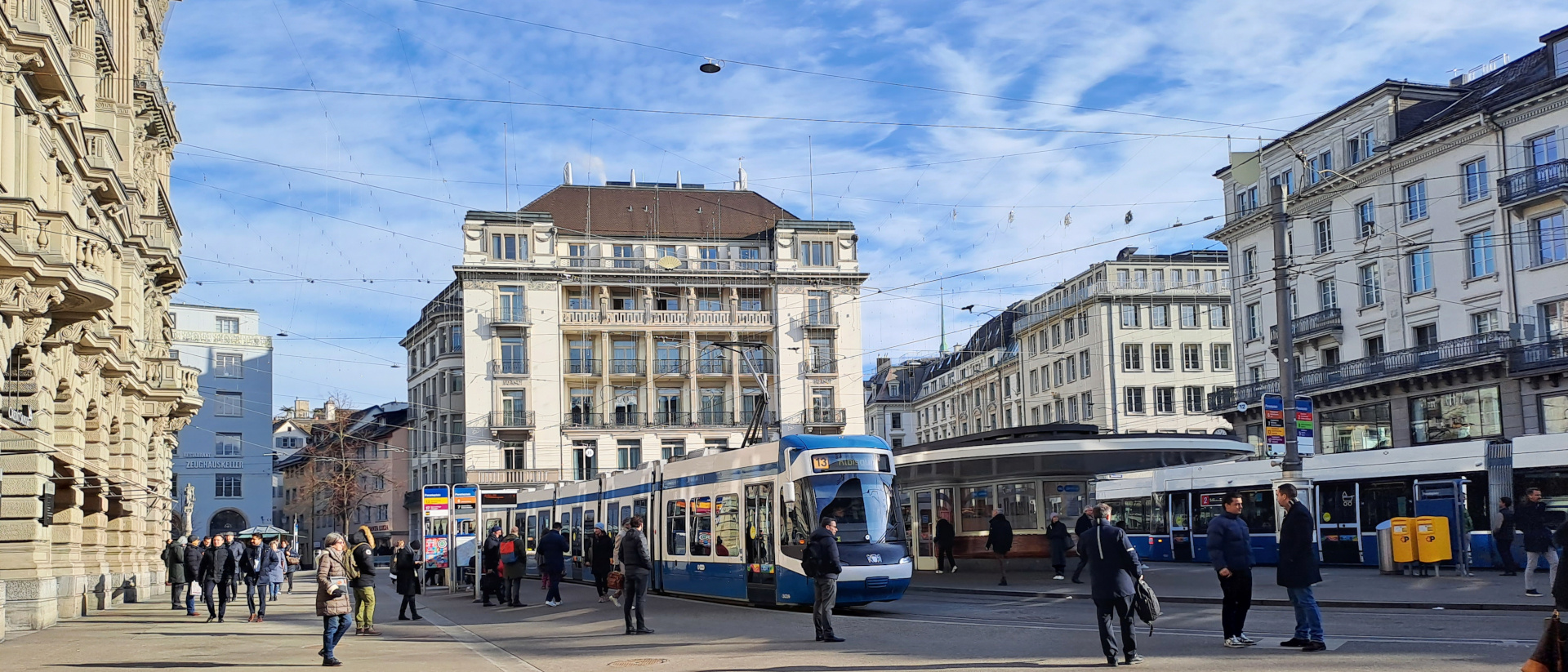 Paradeplatz in Zürich - Zentrum des Finanzplatzes Schweiz
