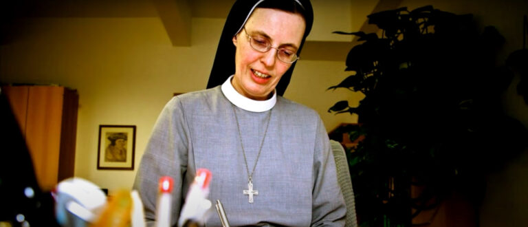 Die deutsche Ordensoberin Maria Thoma Dikow sorgt sich. | YouTube