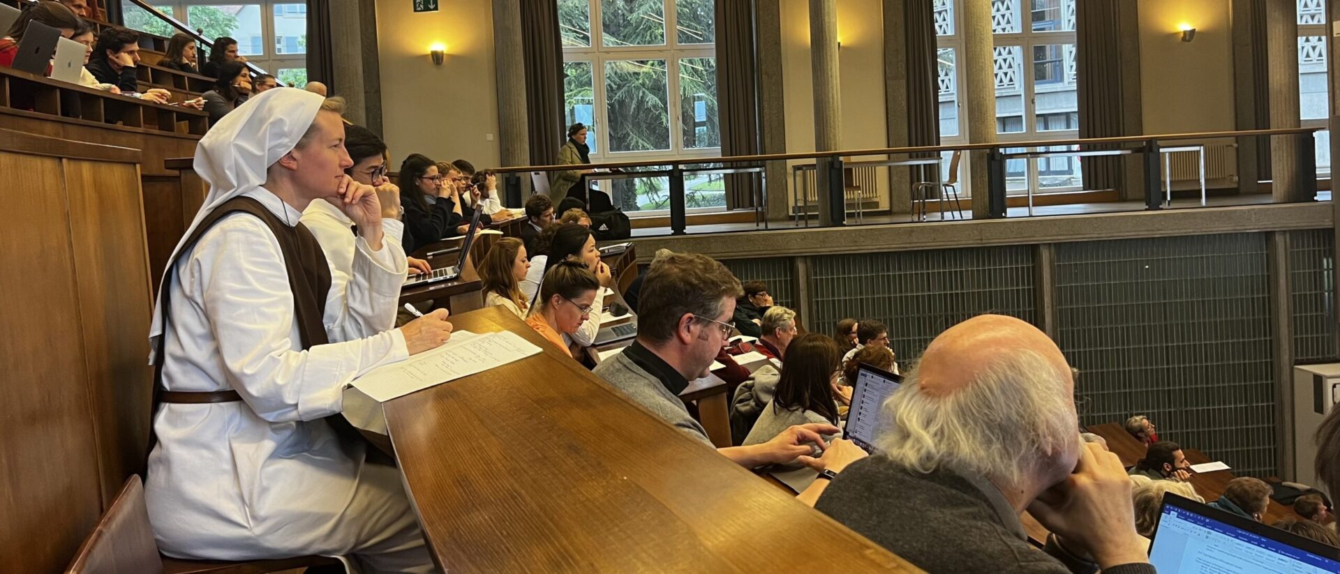 Hörsaal an Universität Freiburg.