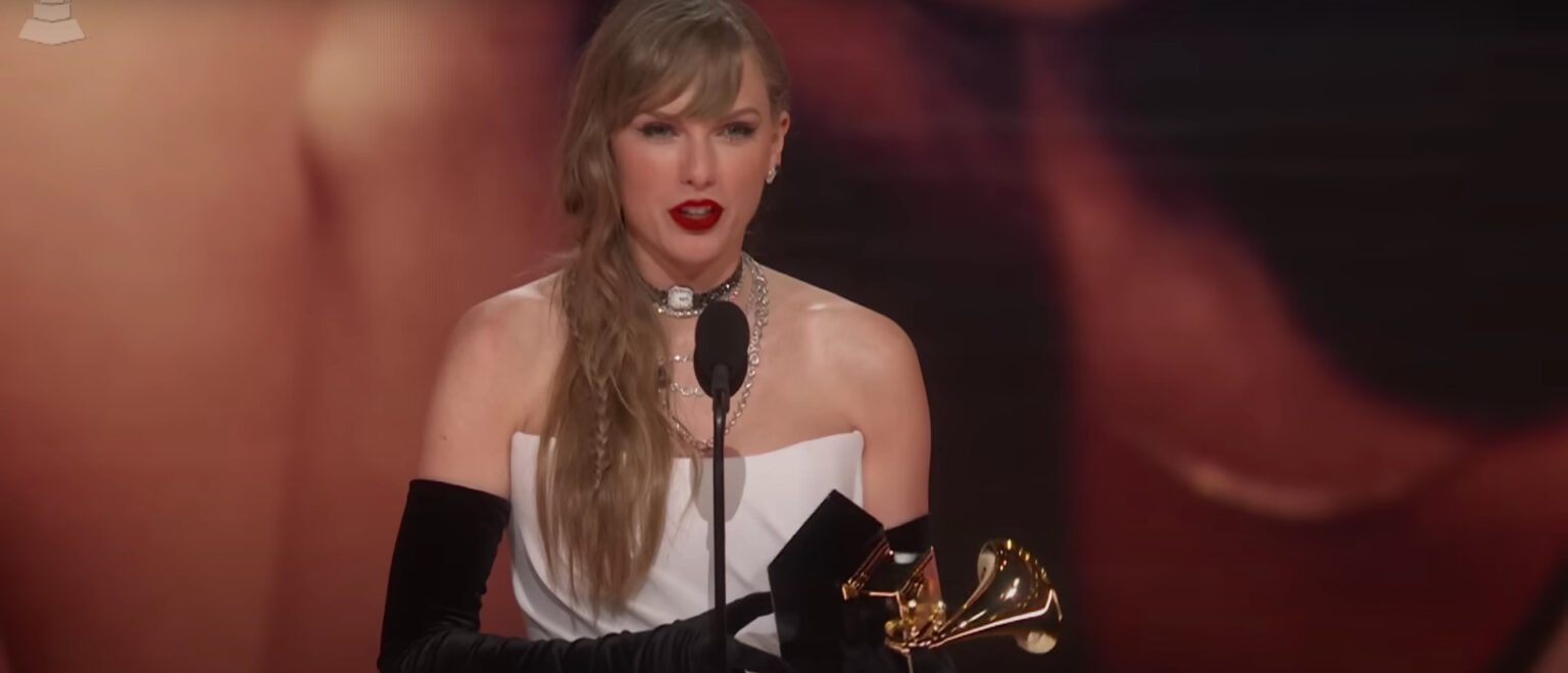 Taylor Swift hat katholische Wurzeln und ihren vierten Album-Grammy. | YouTube