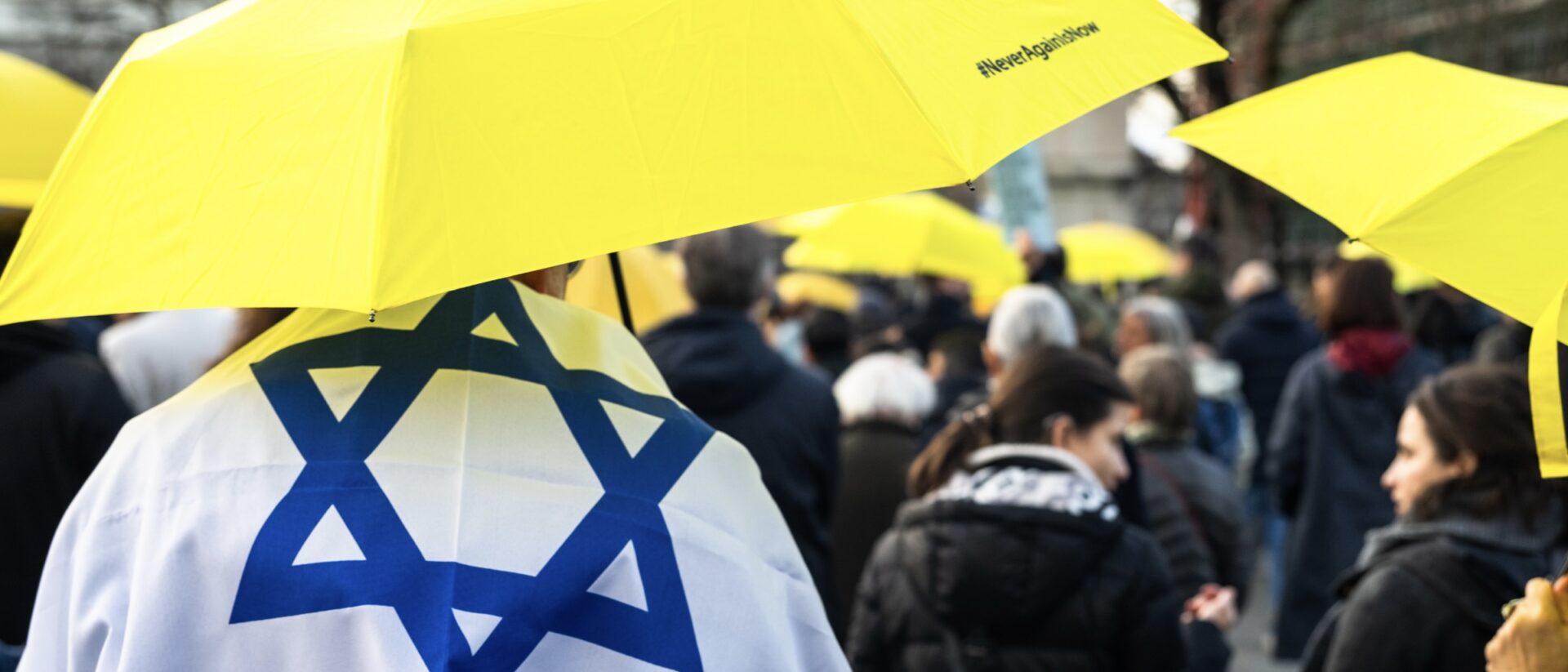 Mahnwache nach dem Terrorakt auf einen orthodoxen Juden Anfang März 2024 in Zürich: Bekenntnis zu Israel und gegen Antisemitismus.