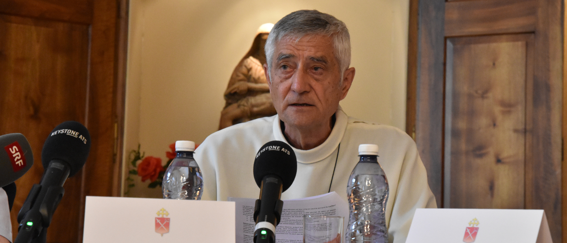 Bischof Jean-Marie Lovey - an der Pressekonferenz über Massnahmen gegen Missbrauch, 11. Juni 2024 in Sitten.