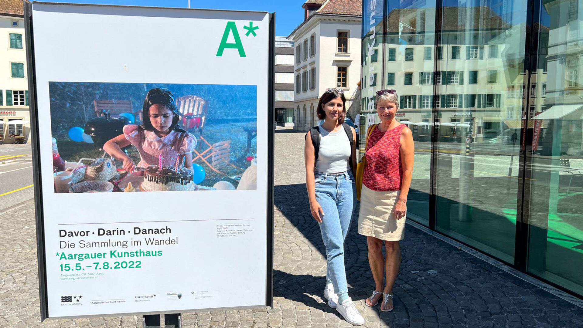 Beim Projekt "KulturZuZweit" von Caritas Aargau besuchen zwei Personen einen kulturellen Anlass oder einen Ort der Kultur wie hier das Aargauer Kunsthaus.