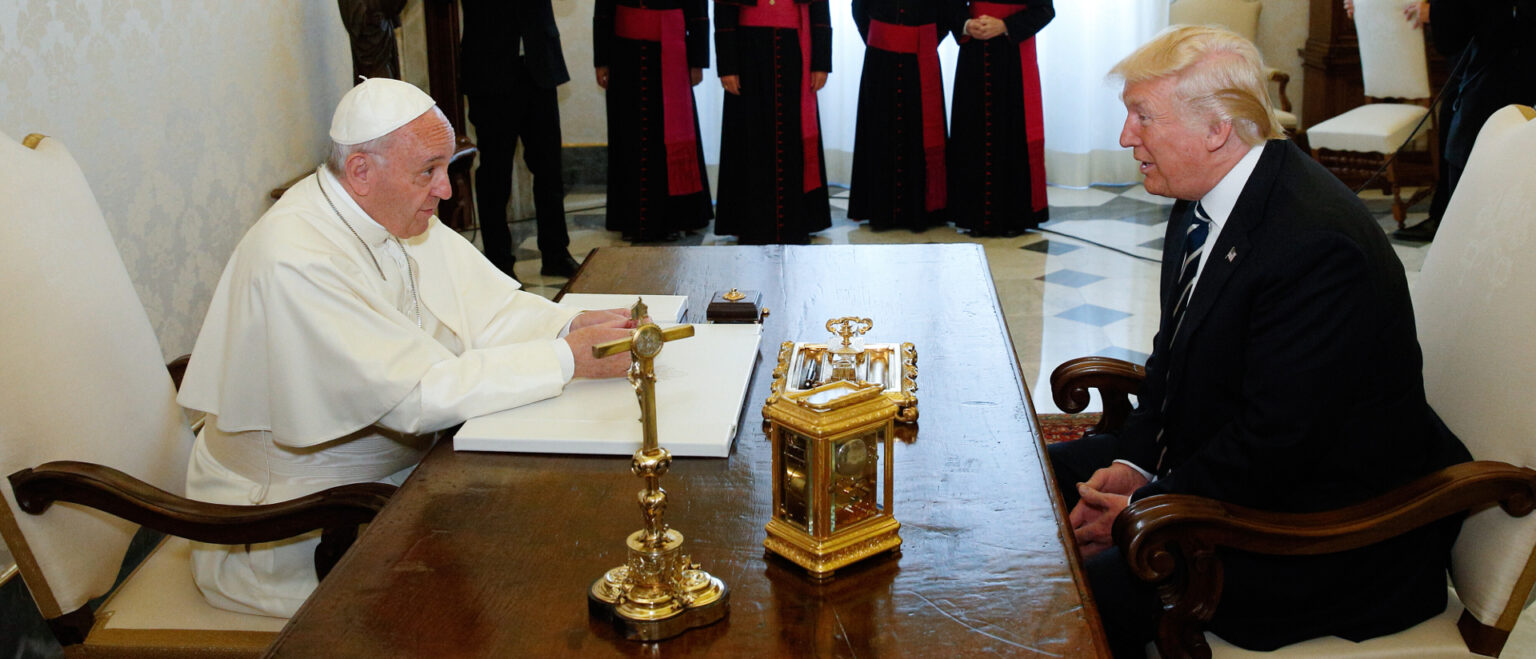 Privataudienz von US-Präsident Donald Trump bei Papst Franziskus, 2017. | Paul Haring/CNS photo/KNA