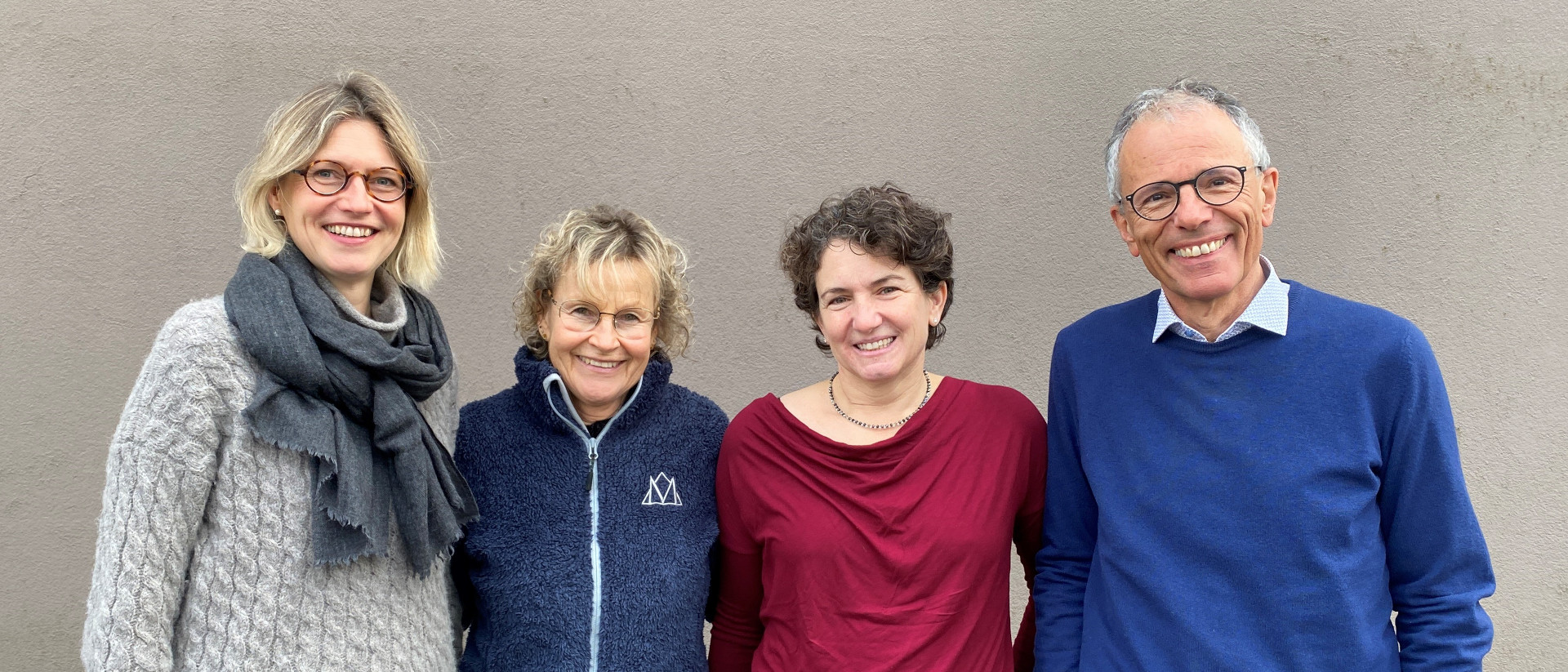Das interdisziplinäre Spiritual Care Team (v.l.): die reformierte Theologin Ute Latuski, die Pflegefachfrauen Leila Bleichenbacher und Brigitte Jäger und der katholische Theologe Matthias Angehrn