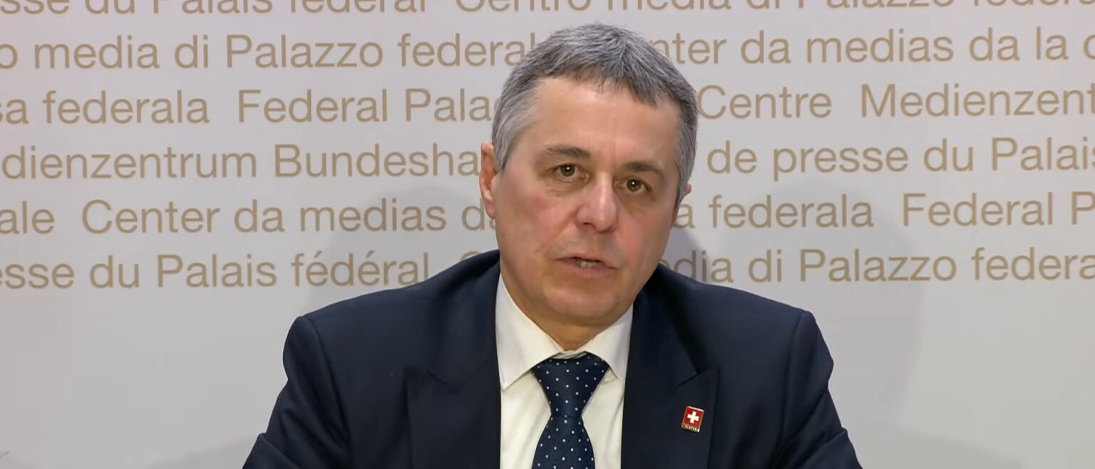 Bundesrat Ignazio Cassis soll diplomatisch aktiv werden, um den Kollaps der humanitären Hilfe zu verhindern. | Youtube