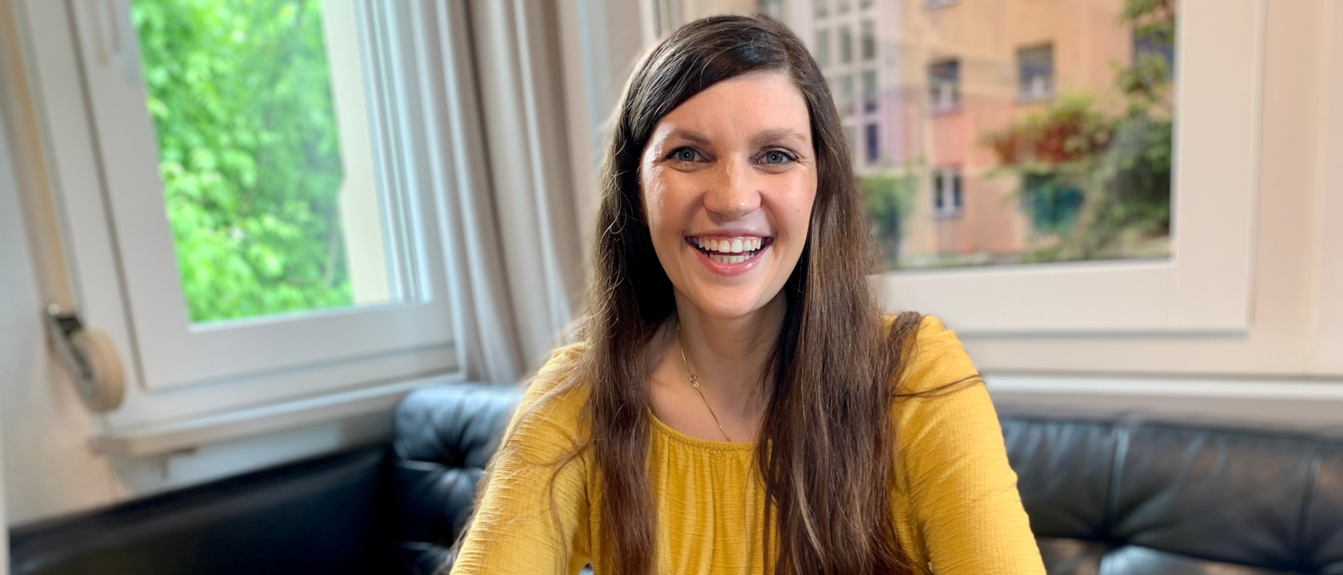 Jacqueline Straub, Theologin, Journalistin und Buchautorin