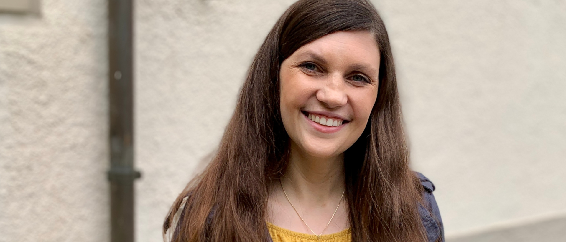 Jacqueline Straub, Theologin, Journalistin und Buchautorin
