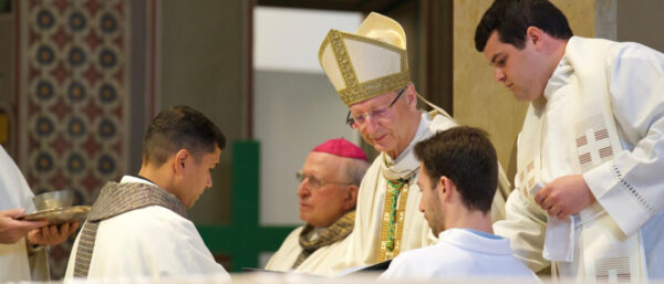 Alain de Raemy an der Priesterweihe vom 7. Juni 2025.