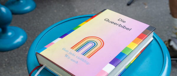 Die "Queerbibel" | Sabine Zgraggen