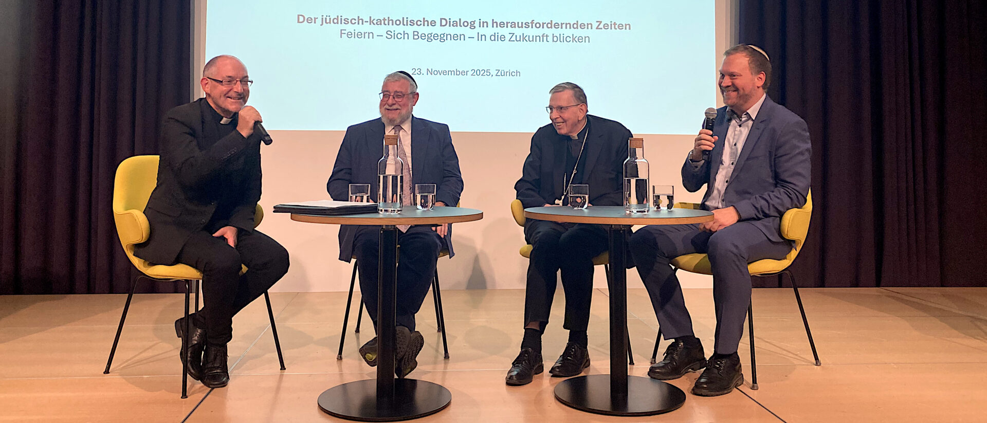 Jüdisch-christlicher Dialog in der Paulus Akademie: Professor Christian Rutishauser, Oberrabbiner Pinchas Goldschmidt, Kardinal Kurt Koch und Rabbiner Jehoshua Ahrens.