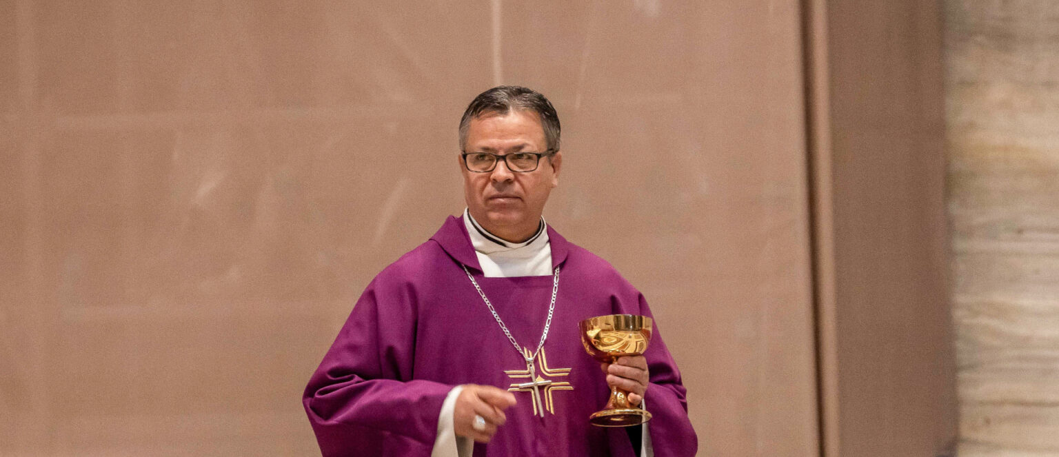 Alberto Rojas, Bischof von San Bernardino in Kalifornien (USA): «Die Inhaftierten sollen wissen, dass sie nicht vergessen sind." | Pablo Esparza/CNS photo/KNA