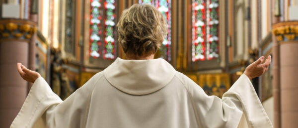 Eine vatikanische Studiengruppe hat sich mit der "Teilhabe von Frauen im Leben und der Führung der Kirche" befasst. | KNA