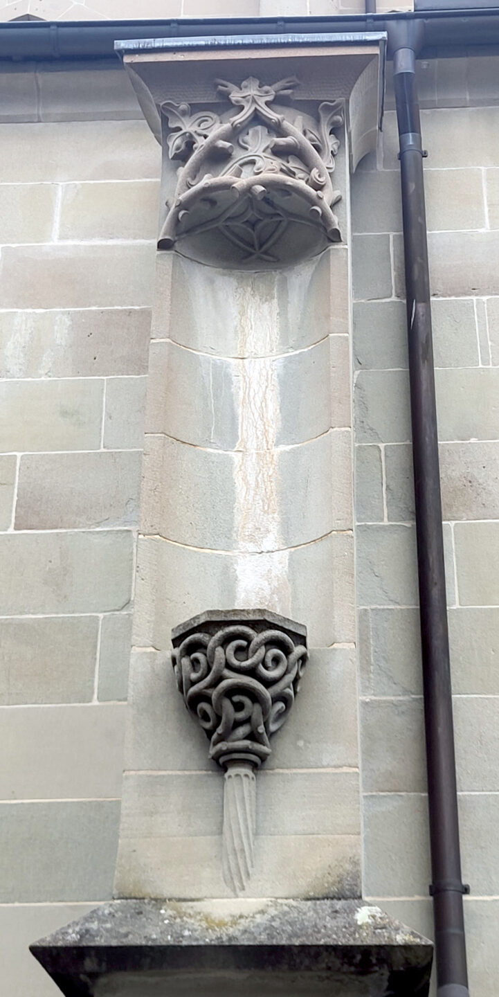 Leere Nische an die Kirche St. Oswald in Zug