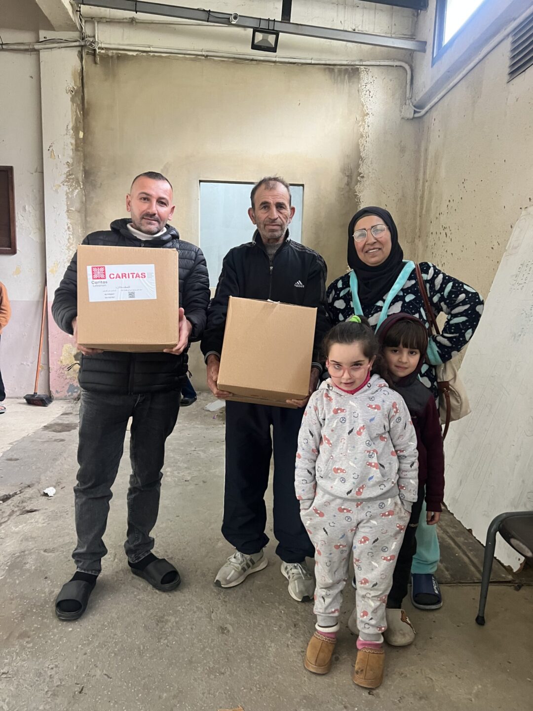 Eine Familie aus dem Südlibanon, die in Beirut untergekommen ist und die von Caritas unterstützt wird