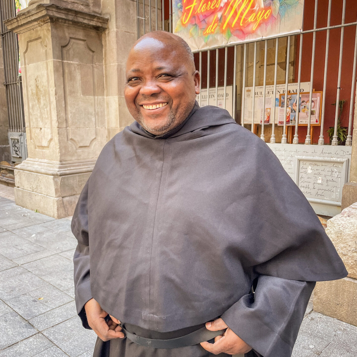 Augustinerpater Faustin John Mlelwa, Rektor der Pfarrgemeinde Sant Agustí, am 20. Mai 2026 in Barcelona (Spanien)