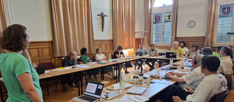 Teilnehmerinnen und Teilnehmer der "Nationalen Tagung zur integralen Ökologie in der Kirche" sind aus der ganzen Schweiz angereist. | zVg