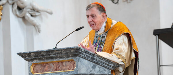 Kardinal Kurt Koch predigt in der Klosterkirche Einsiedeln anlässlich der gemeinsamen Wallfahrt von "Kirche in Not" und dem Malteserorden Schweiz nach Einsiedeln, 31. Mai 2026. | Vera Rüttimann
