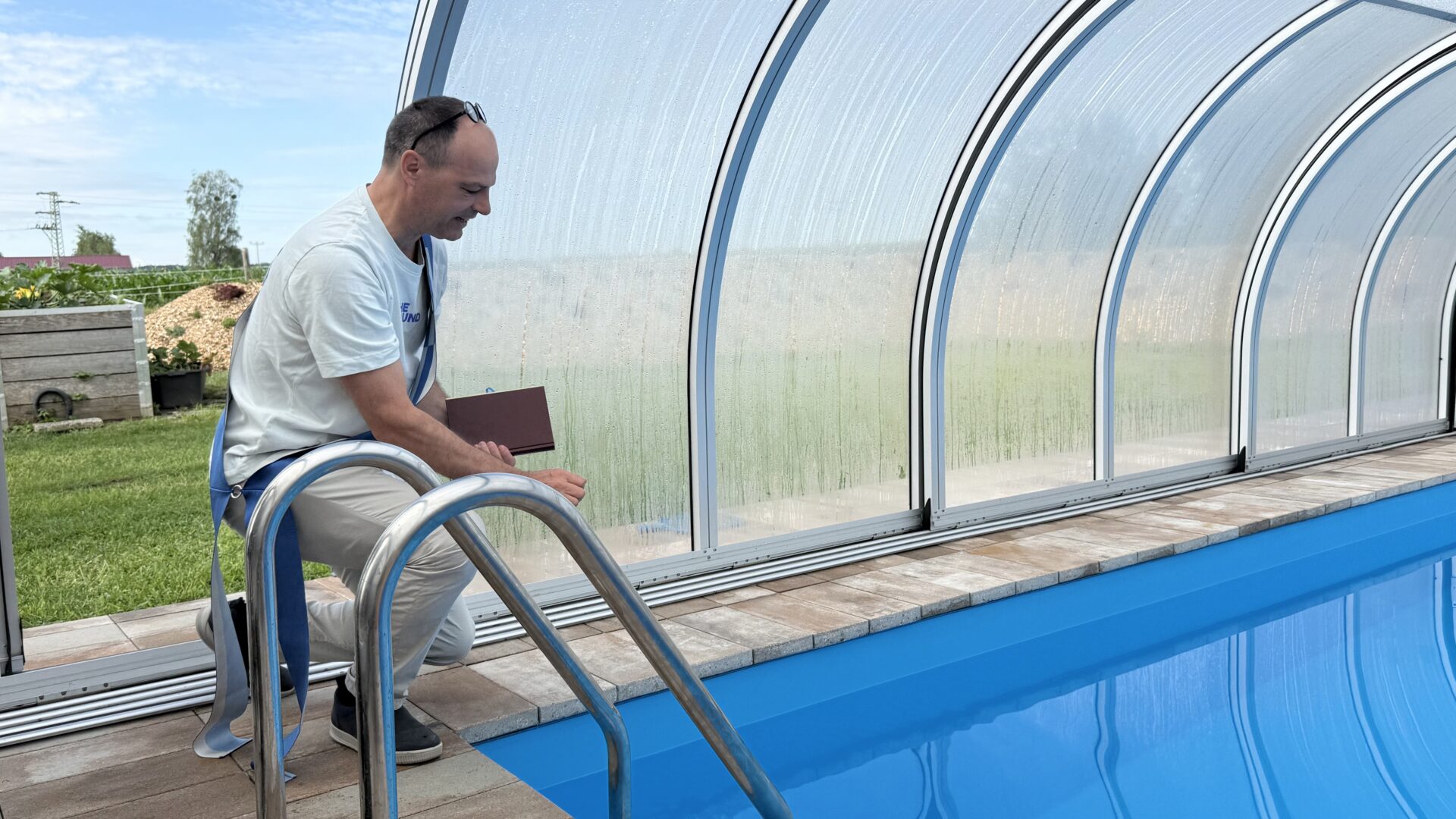 Segnung eines Swimming Pool in der Pfarrei St. Felix und Regula in Thalwil