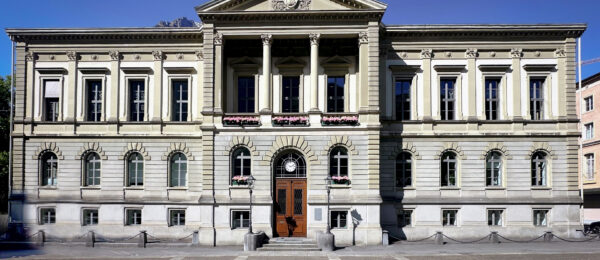 Rathaus in Glarus, Sitz der Glarner Regierung | Darko Cetojevic