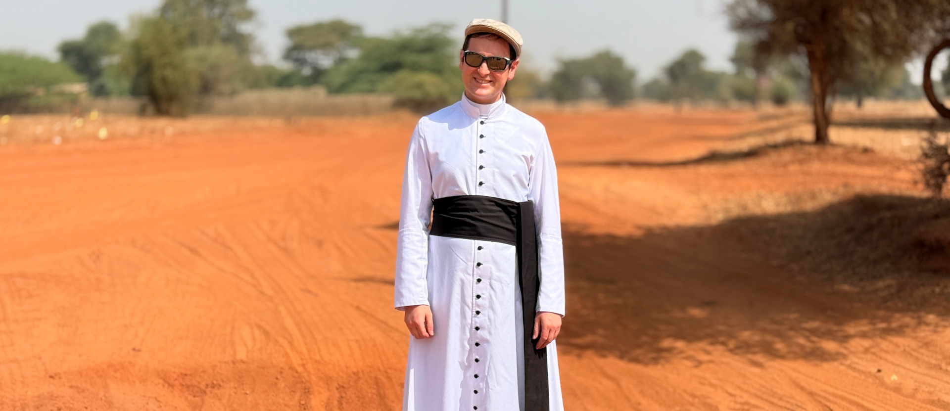 Der Schweizer Priester Michael Fent arbeitet seit Januar 2025 als Vikar in einer Pfarrei in Dakar (Senegal).
