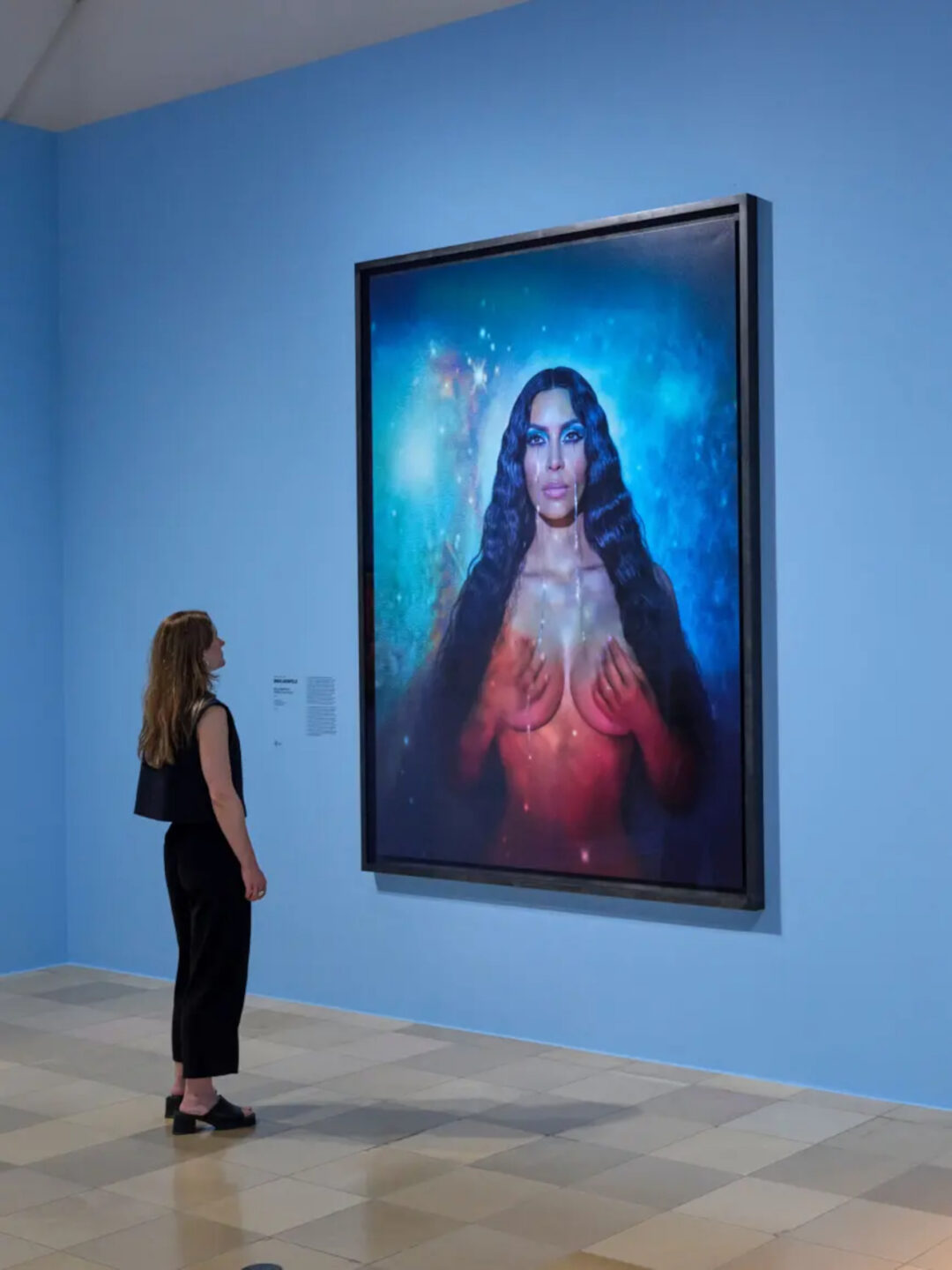 "Mary Magdalene: Abiding Lamentation" (zu deutsch:  "Fortwährende Wehklage")(2018) von David LaChapelle - mit Kim Kardashian als weibliche Ikone